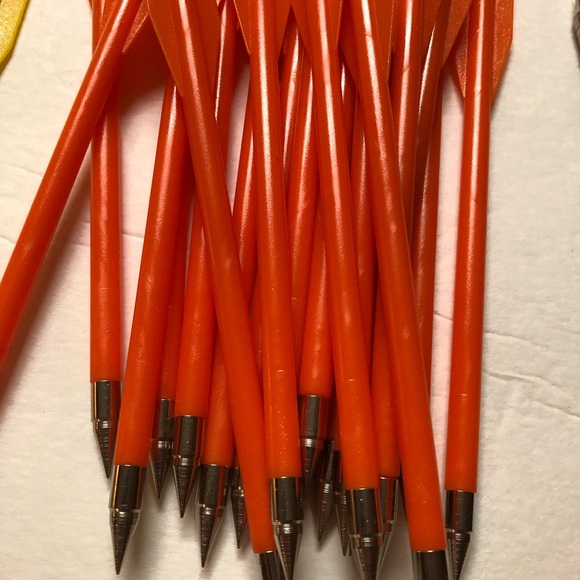 GREAT BARGAIN. Large lot of hunting supplies. Some new. Some excellent cond. - Picture 13 of 17